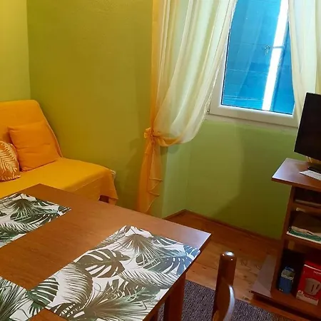 Kairos Apartment