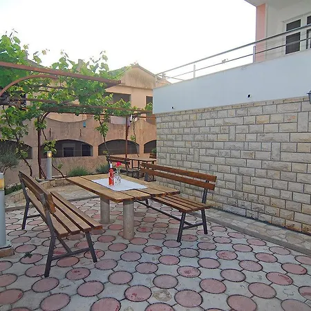 Kairos Apartment *