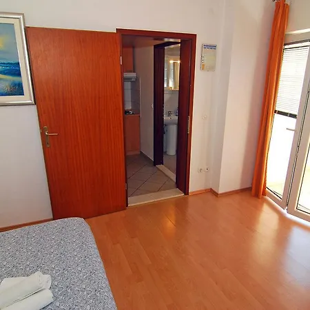 Kairos Apartment