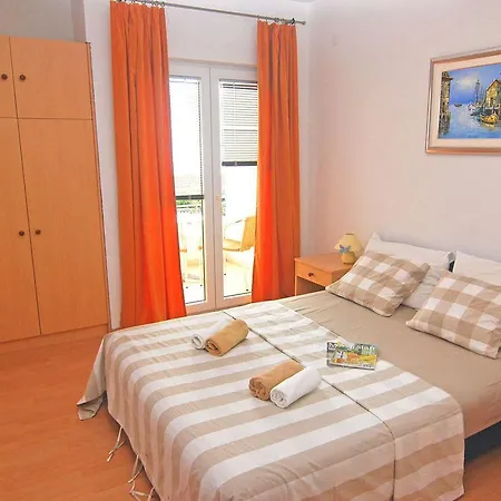 Kairos Apartment *