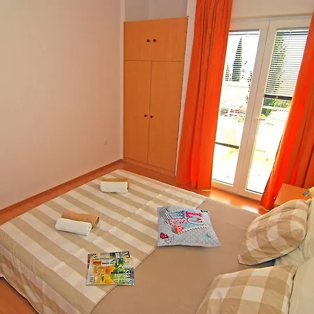 Kairos Apartment